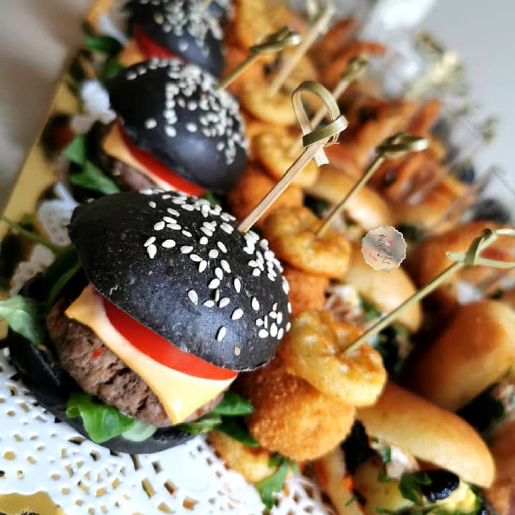 black beef burger 3